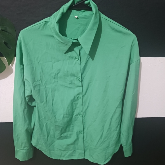 Women green button down collared long sleeve shirt - Picture 3 of 8